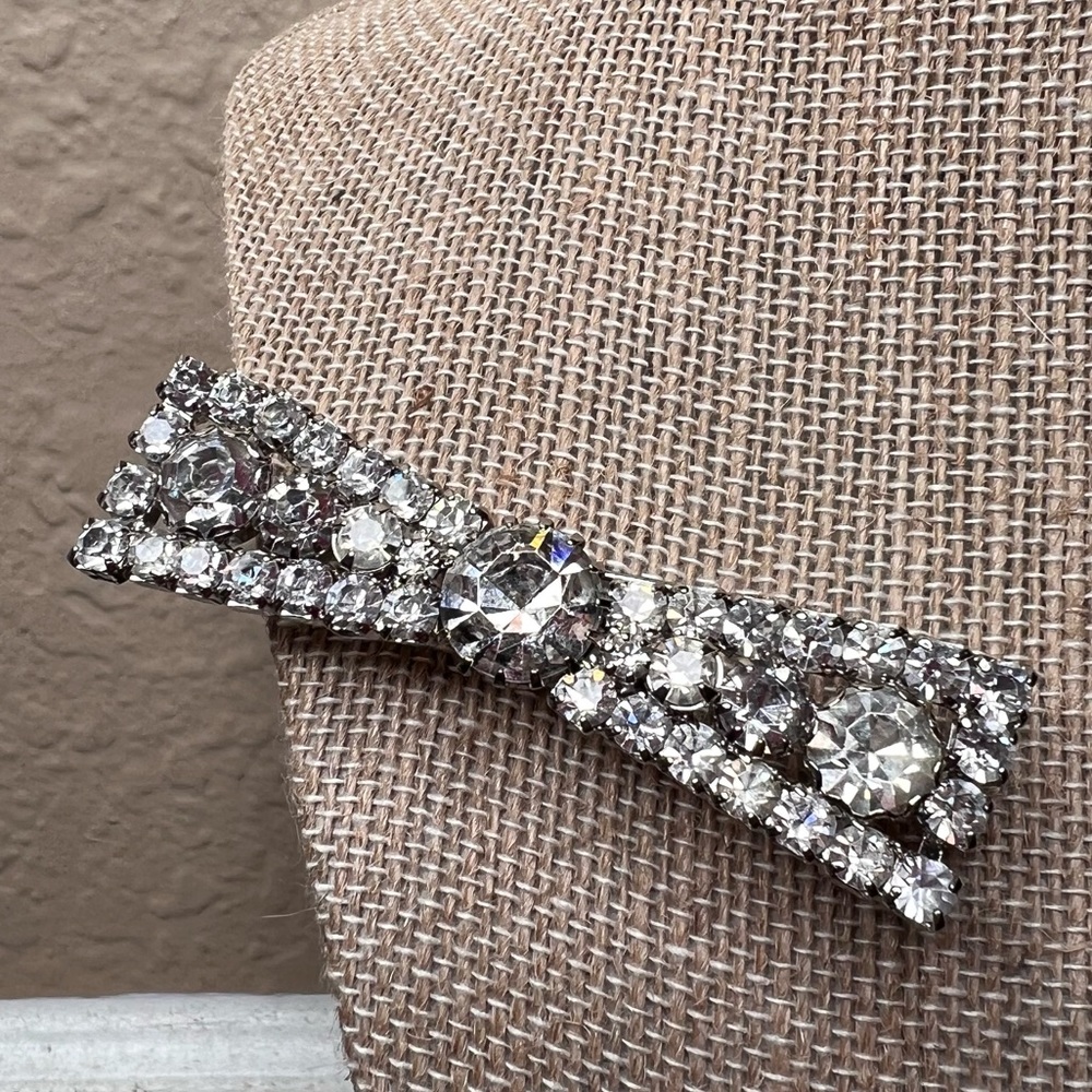 Vintage Jewelry Clear Rhinestone Bow Brooch, Ladylike, Balletcore, 50s Housewife